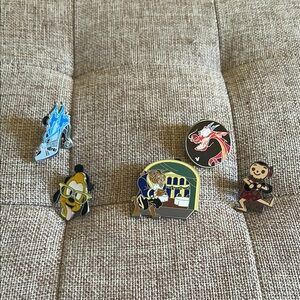 Set of 5 Disney Pins
